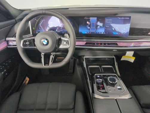 2025 BMW 760 760i xDrive