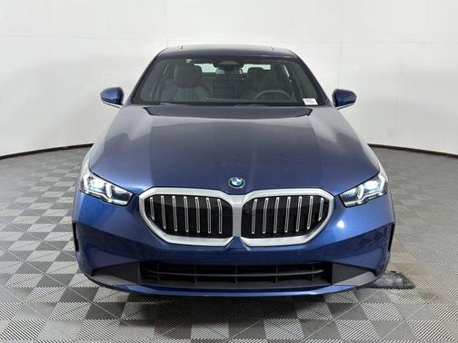 Phytonic Blue Metallic 2026 BMW 530 i