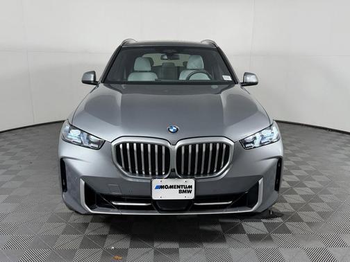 Gray Metallic 2024 BMW X5 xDrive40i