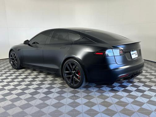 2023 Tesla Model S Plaid