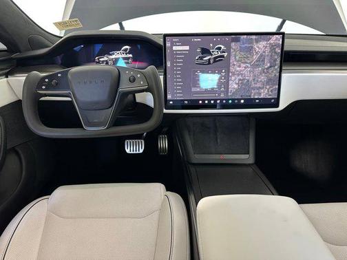 2023 Tesla Model S Plaid