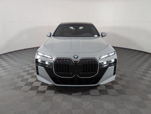 2025 BMW 760 760i xDrive