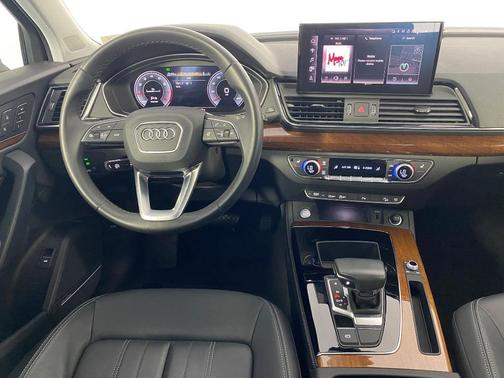2023 Audi Q5 45 S line Premium Plus
