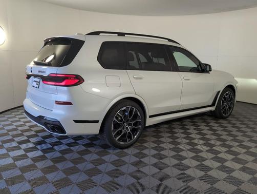 2026 BMW X7 M60i