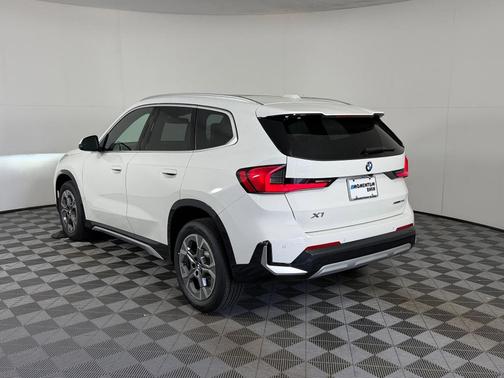 Alpine White 2026 BMW X1 xDrive28i