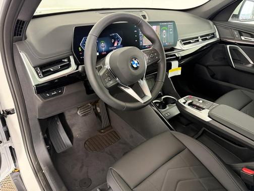 Alpine White 2026 BMW X1 xDrive28i