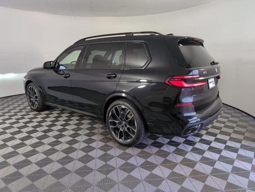 2026 BMW X7 M60i