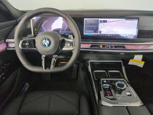 2025 BMW 740 i xDrive