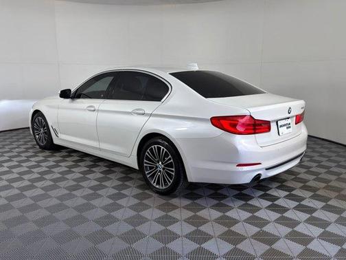 2019 BMW 530 i