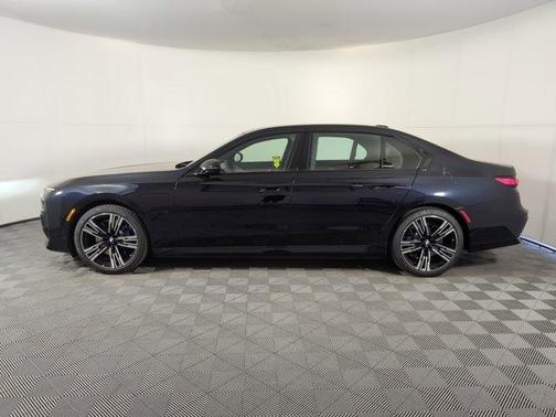 2025 BMW 750e xDrive