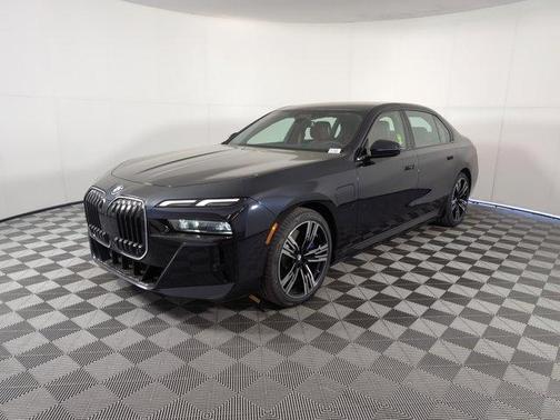2025 BMW 750e xDrive