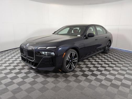 2025 BMW 750e xDrive
