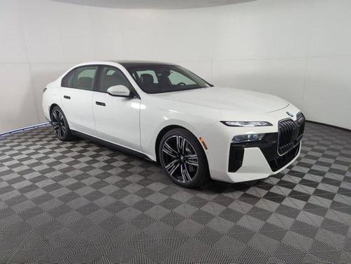 2025 BMW 760 760i xDrive