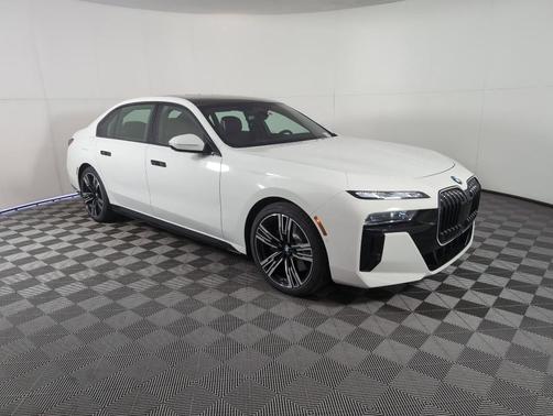 2025 BMW 760 760i xDrive