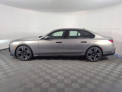 2025 BMW 760 760i xDrive