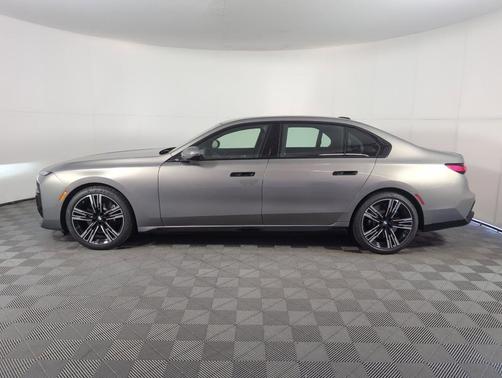 2025 BMW 760 760i xDrive
