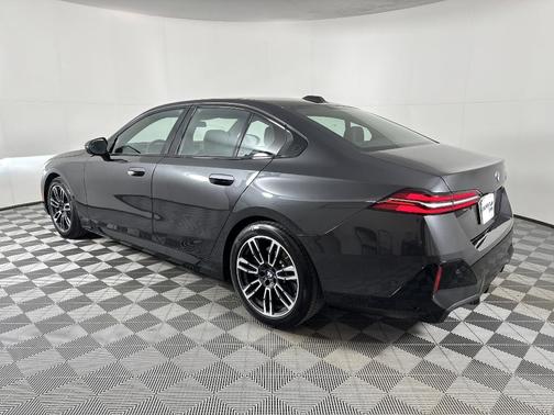 2024 BMW 530 i