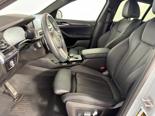 2023 BMW X4 xDrive30i