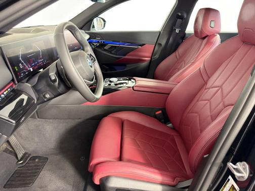 2025 BMW 540 i xDrive