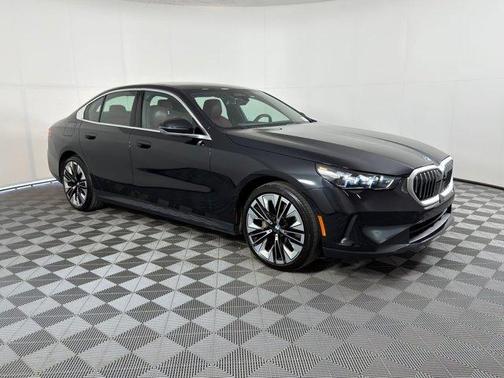 2025 BMW 540 i xDrive