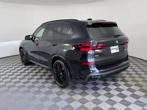 Black Sapphire Metallic 2026 BMW X5 M60i