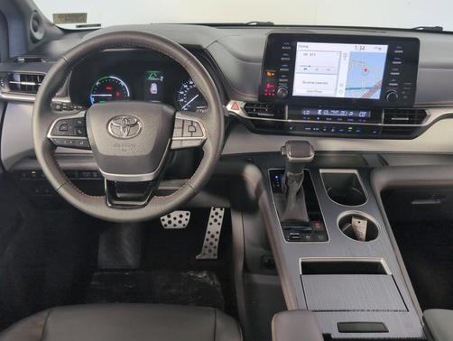 2021 Toyota Sienna XSE 7 Passenger