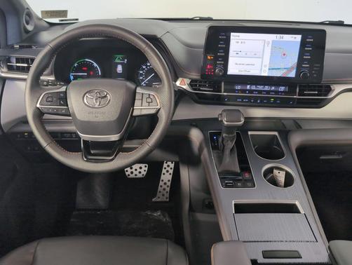 2021 Toyota Sienna XSE 7 Passenger