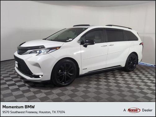 2021 Toyota Sienna XSE 7 Passenger