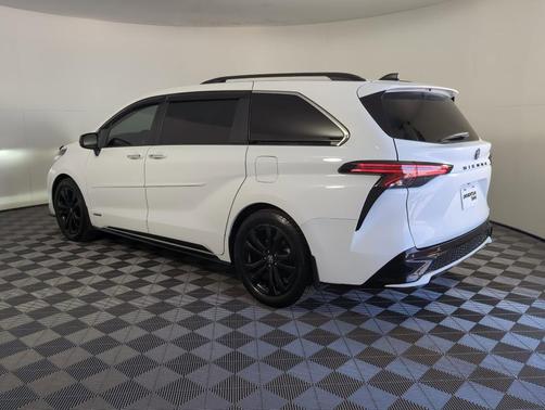 2021 Toyota Sienna XSE 7 Passenger