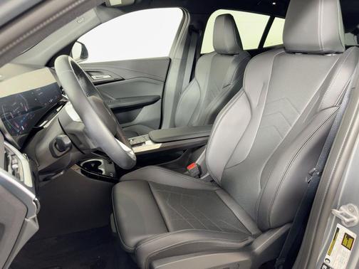 2025 BMW X2 xDrive28i