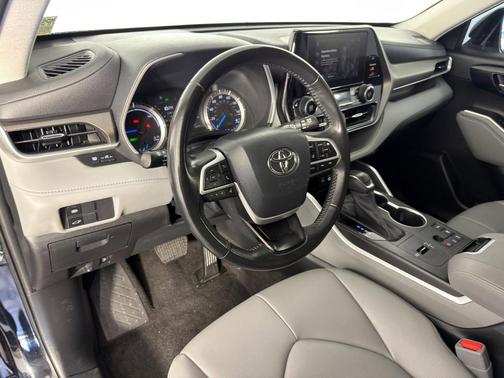 2023 Toyota Highlander Hybrid XLE