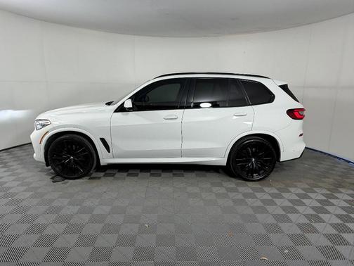 Alpine White 2022 BMW X5 sDrive40i