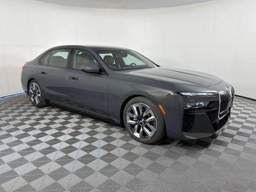2026 BMW 750e xDrive