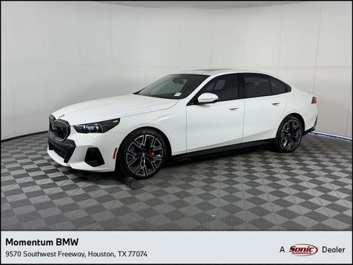 Alpine White 2024 BMW i5 eDrive40