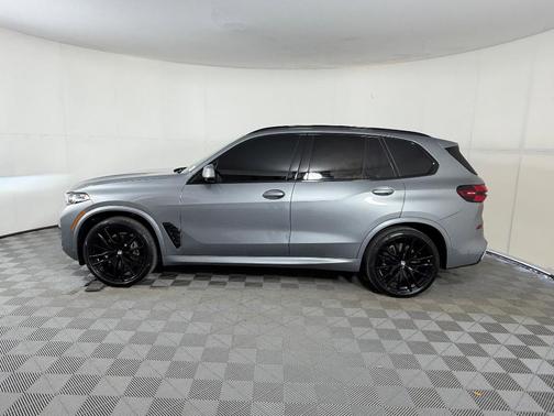 Gray Metallic 2024 BMW X5 sDrive40i