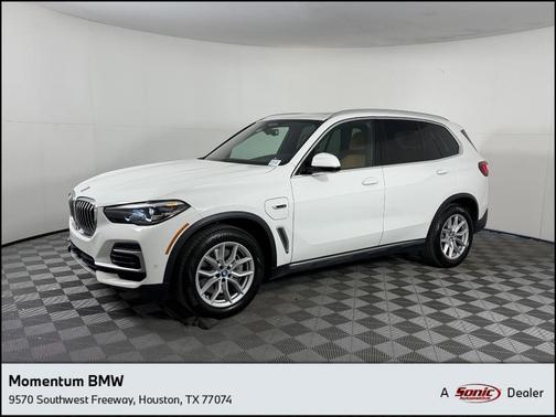 Alpine White 2022 BMW X5 PHEV xDrive45e