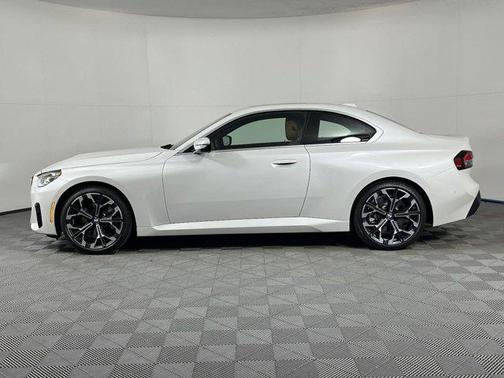 2025 BMW 230 i
