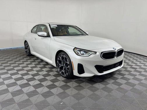 2025 BMW 230 i