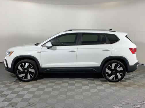 2024 Volkswagen Taos 1.5T SEL