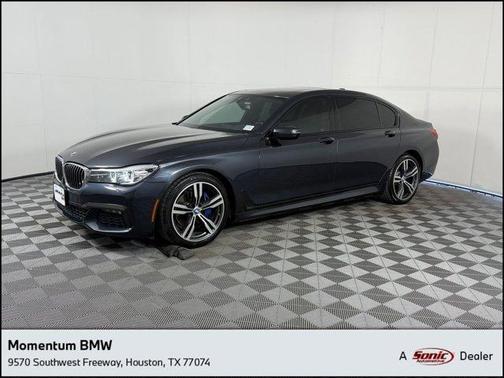 Singapore Gray Metallic 2019 BMW 740 i