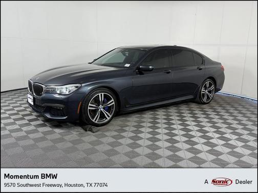 Singapore Gray Metallic 2019 BMW 740 i