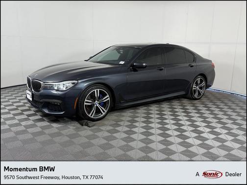 Singapore Gray Metallic 2019 BMW 740 i