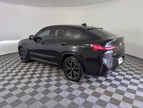 2023 BMW X4 xDrive30i