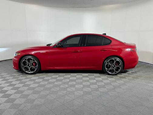 2024 Alfa Romeo Giulia Veloce