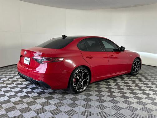 2024 Alfa Romeo Giulia Veloce