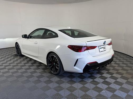 Alpine White 2027 BMW M440 i