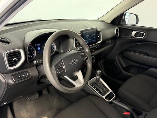 2021 Hyundai VENUE SE