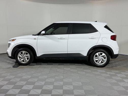2021 Hyundai VENUE SE