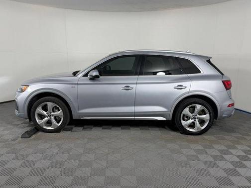2022 Audi Q5 45 S line Premium Plus