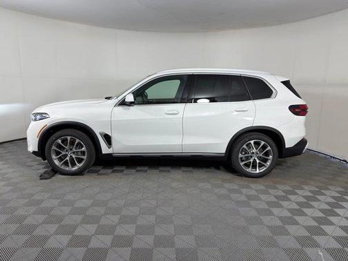 Alpine White 2026 BMW X5 sDrive40i